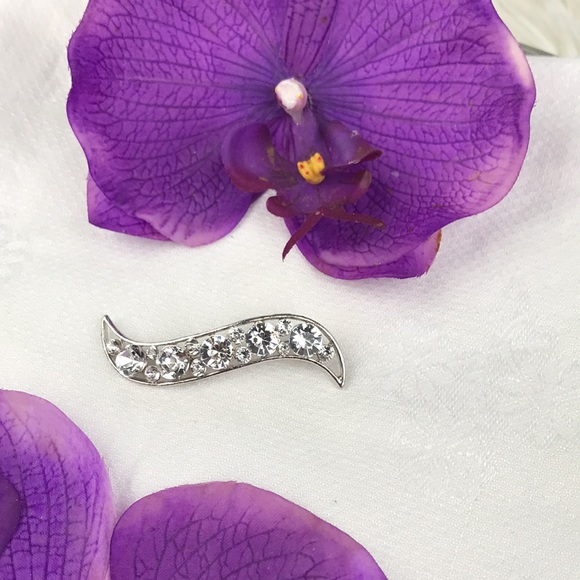 Gorgeous Sparkling Faux Diamond Pin | 2 1/2 Inches Long - Picture 6 of 7